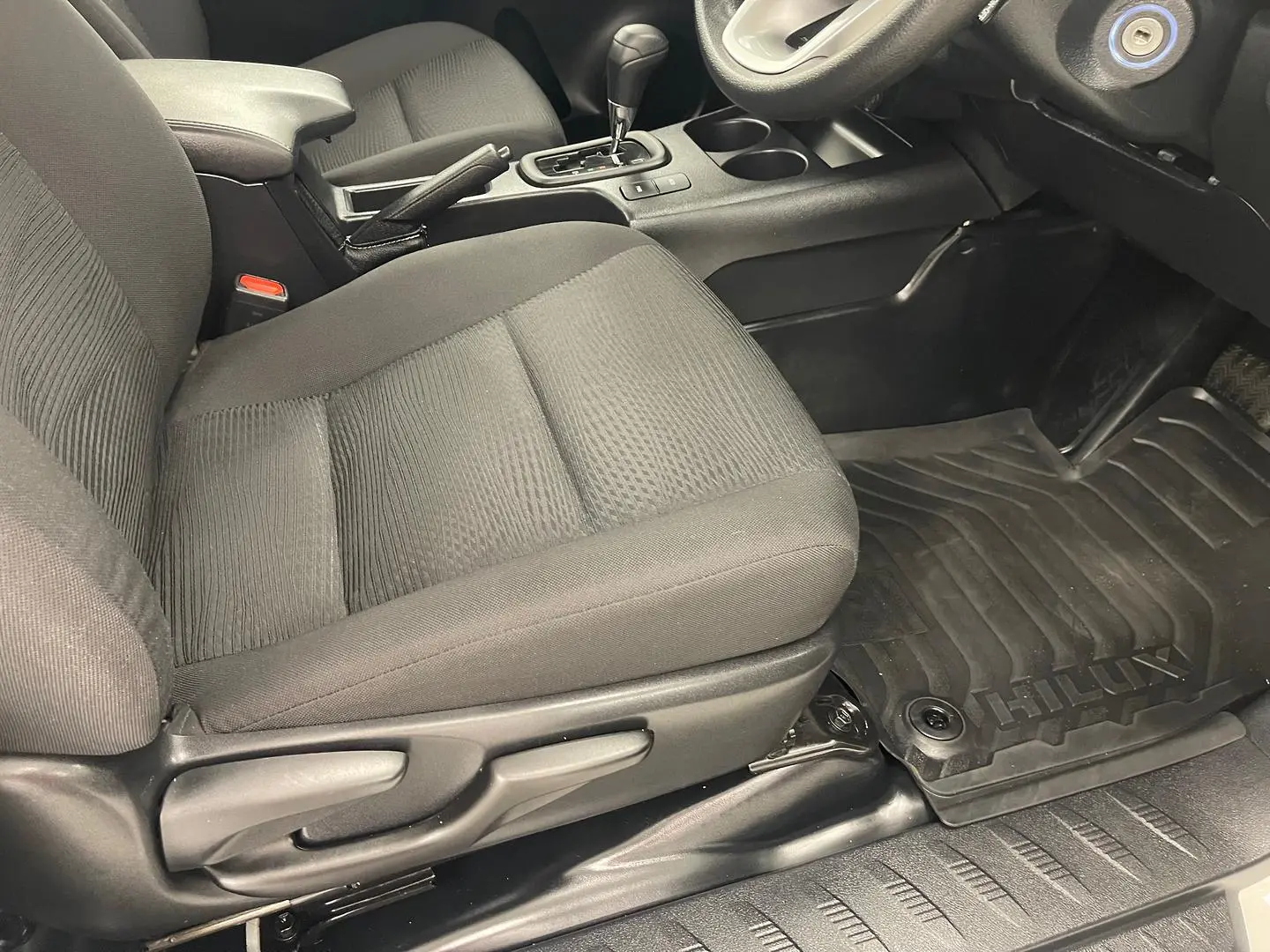 2024 Toyota Hilux Gallery Image 18