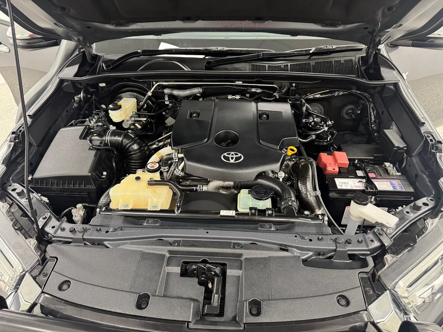 2022 Toyota Hilux Gallery Image 14