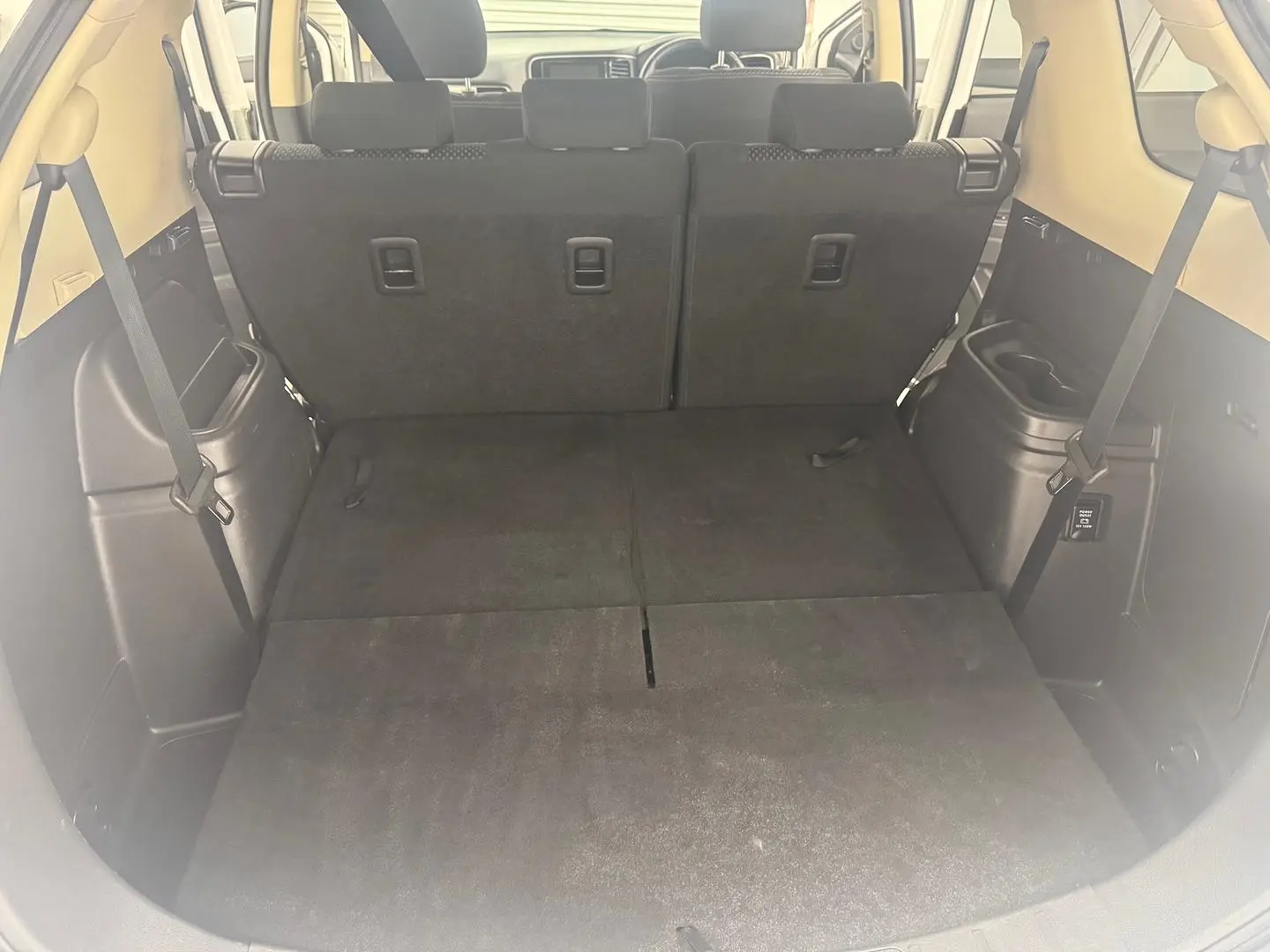 2018 Mitsubishi Outlander Gallery Image 31