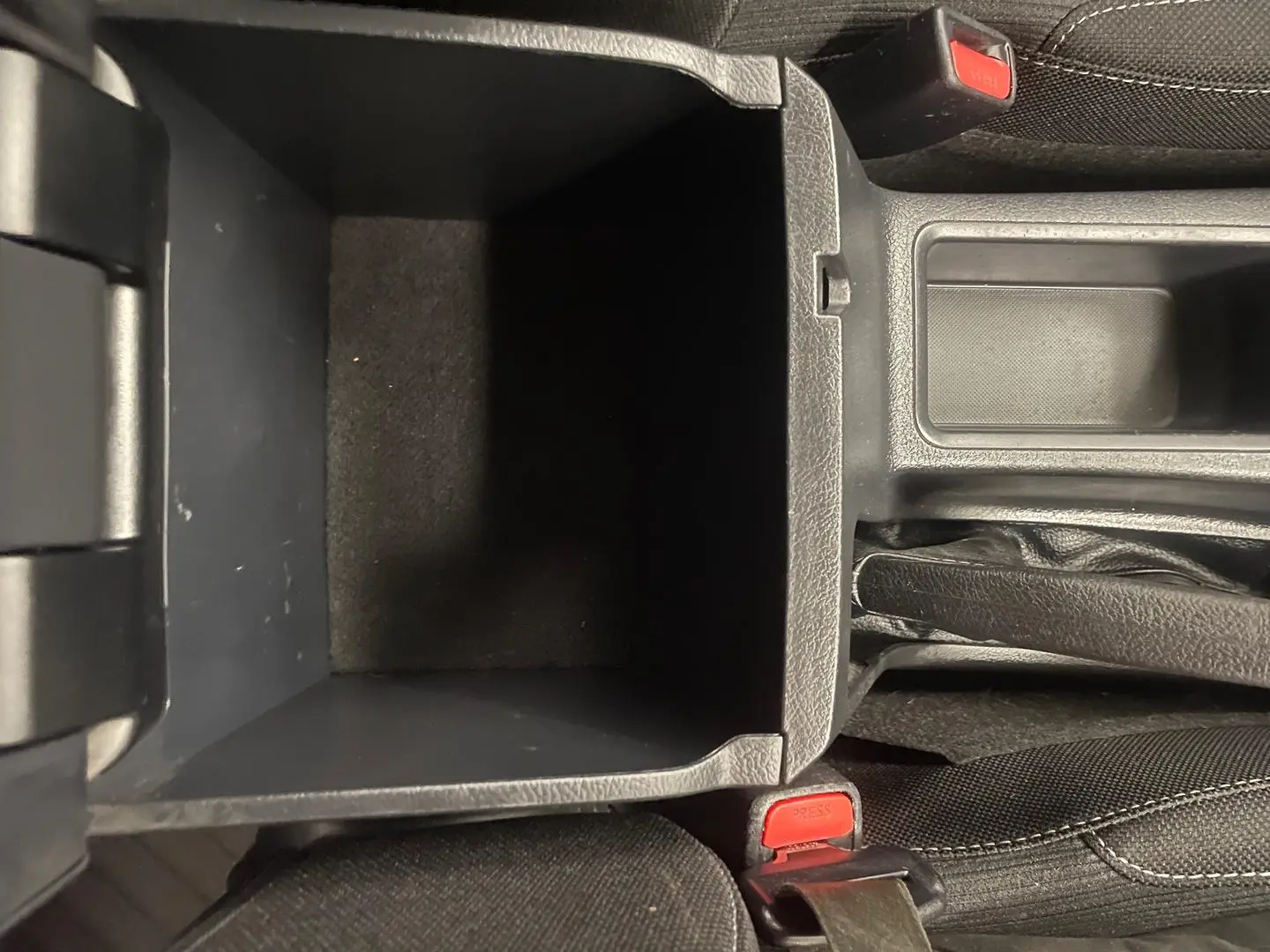 2020 Toyota Hilux Gallery Image 27