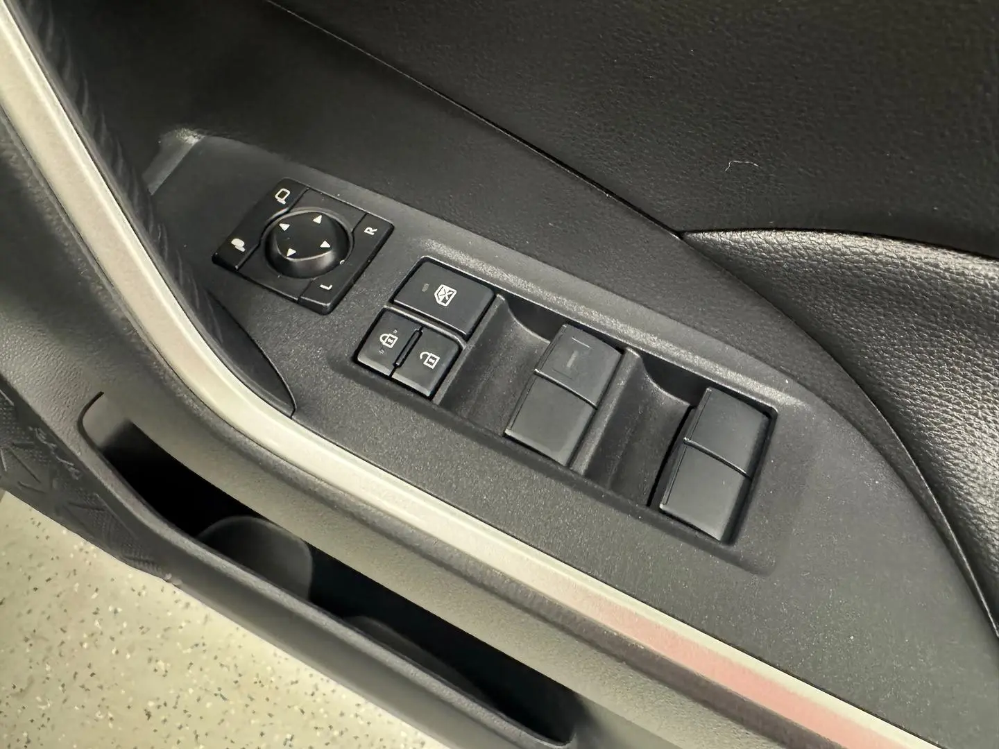 2024 Toyota RAV4 Gallery Image 16