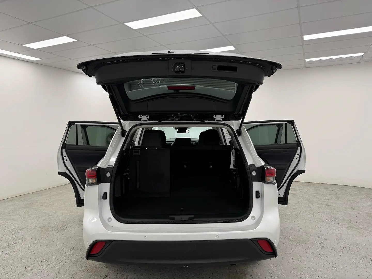 2025 Toyota Kluger Gallery Image 11