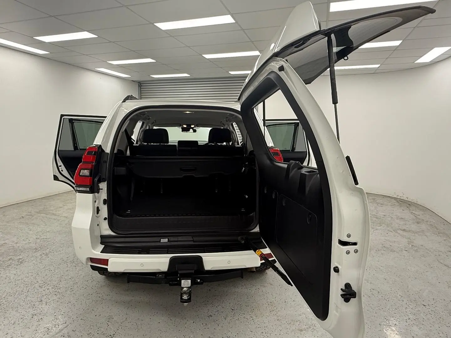 2021 Toyota Landcruiser Prado Gallery Image 13