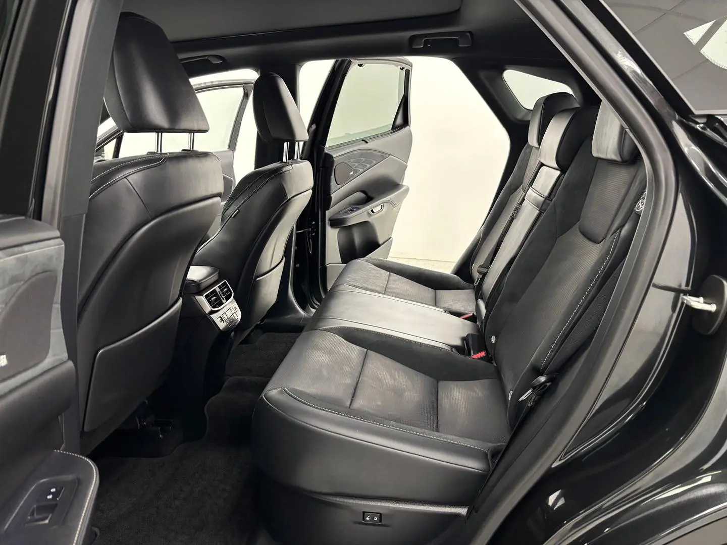 2024 Lexus RX Gallery Image 19