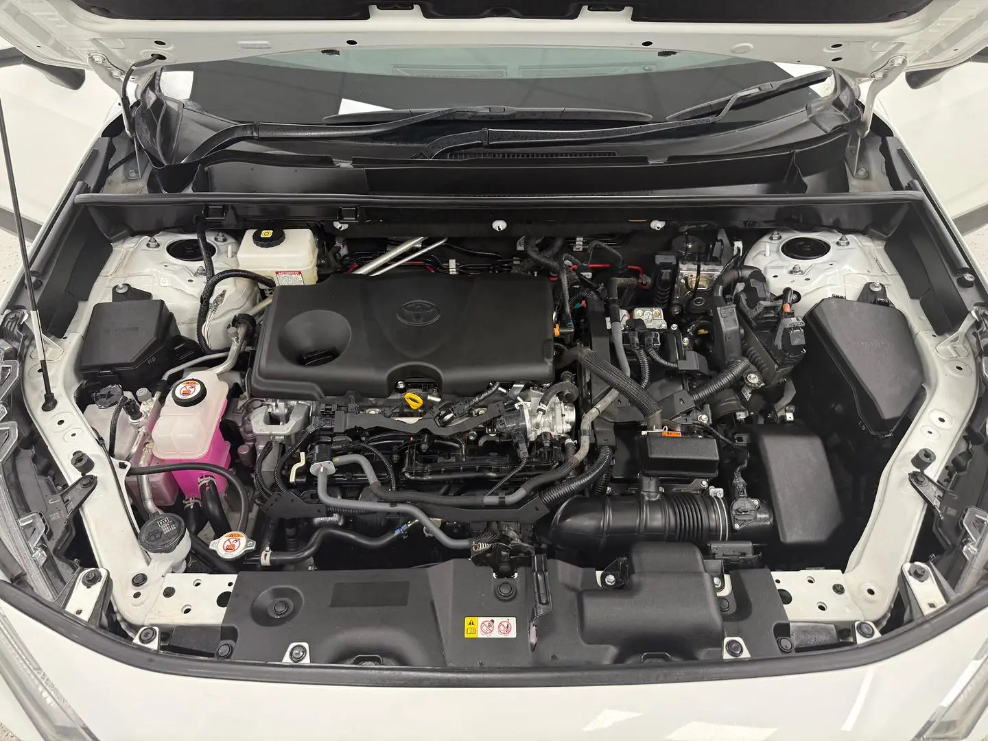 2022 Toyota RAV4 Gallery Image 24