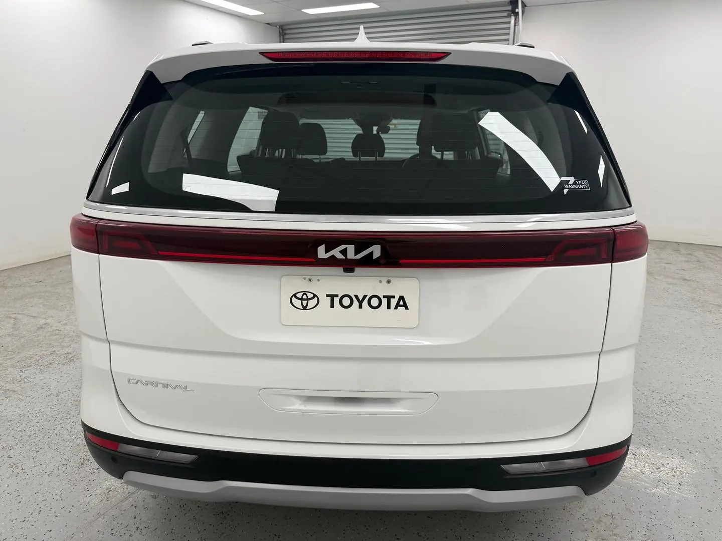 2023 Kia Carnival Gallery Image 4