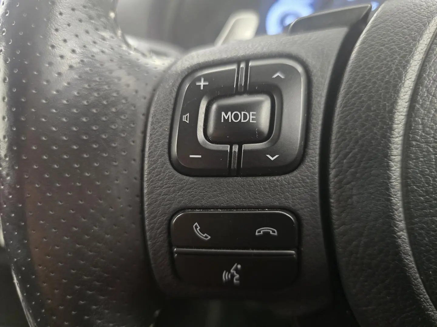 2021 Lexus IS Gallery Image 23
