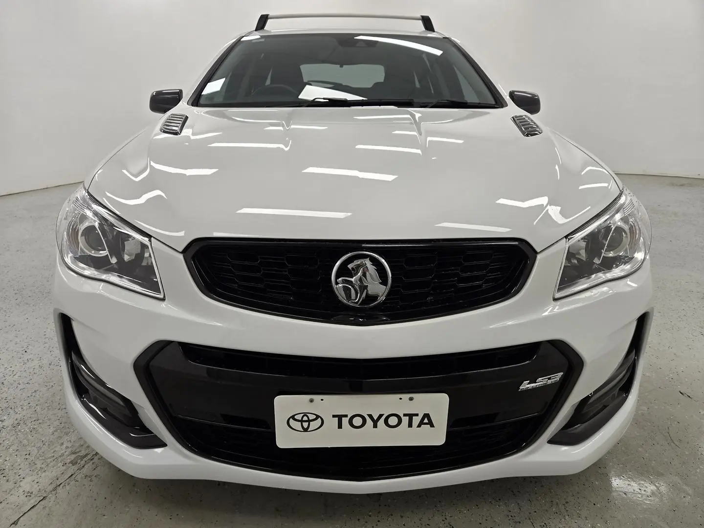 2017 Holden Commodore Gallery Image 34