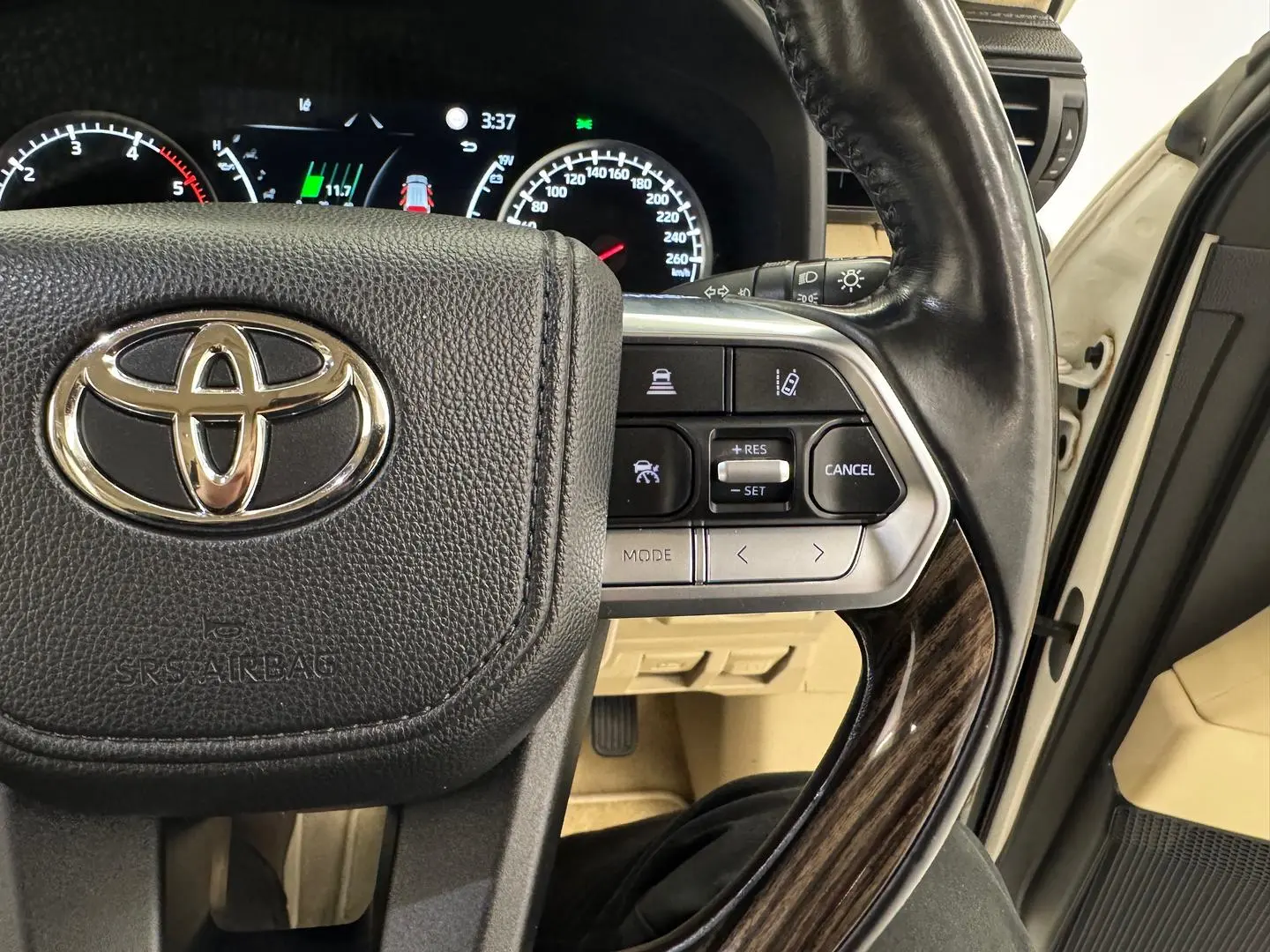 2022 Toyota Landcruiser Gallery Image 18