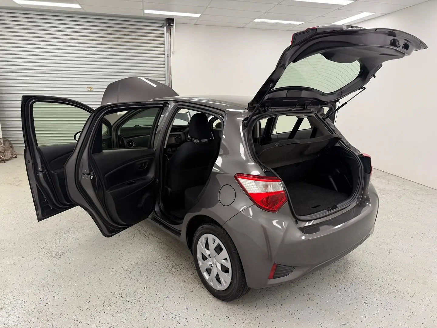 2018 Toyota Yaris Gallery Image 12