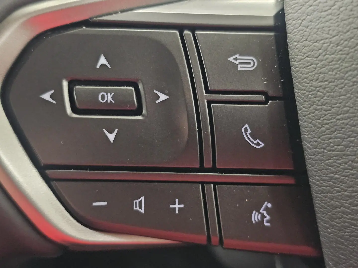 2025 Lexus NX Gallery Image 35