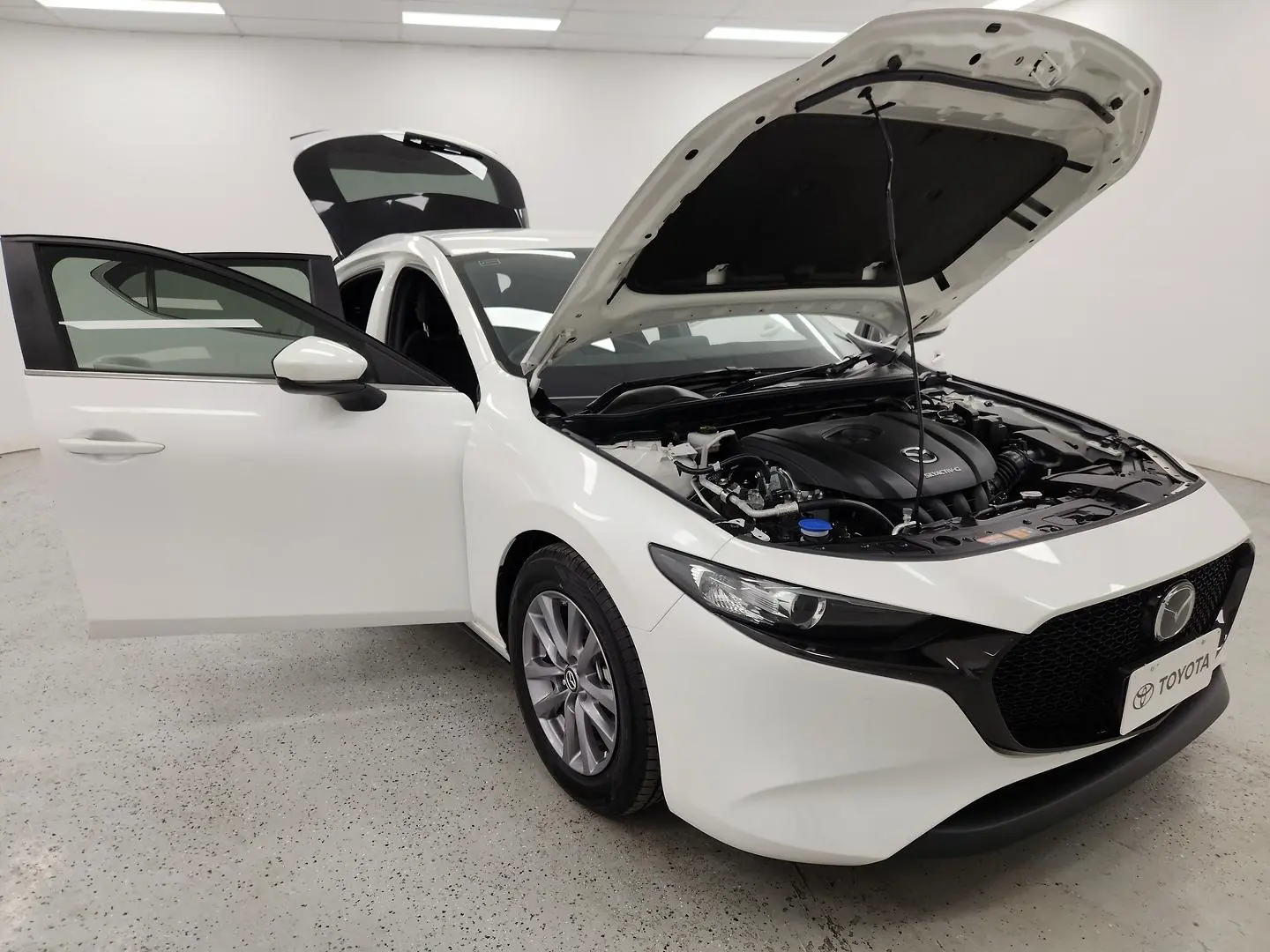 2020 Mazda 3 Gallery Image 8