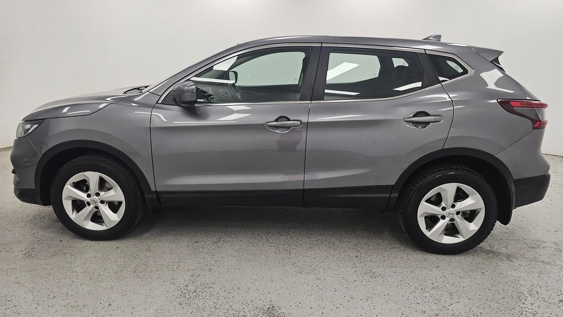 2018 Nissan QASHQAI Gallery Image 6
