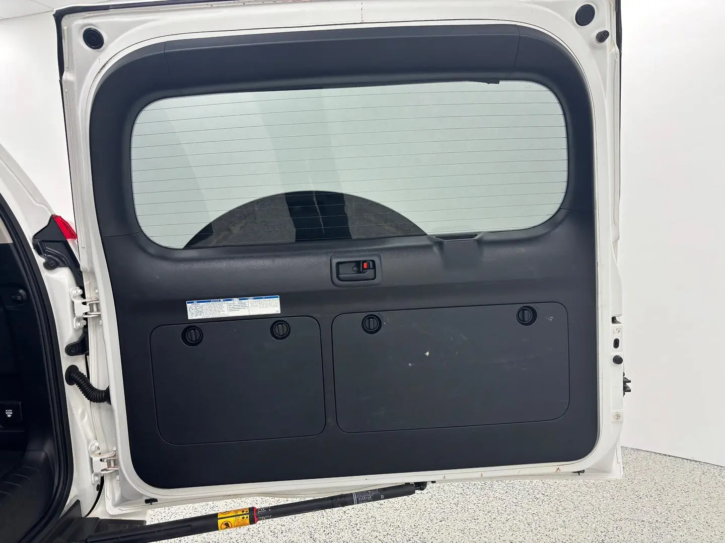 2016 Toyota Landcruiser Prado Gallery Image 20