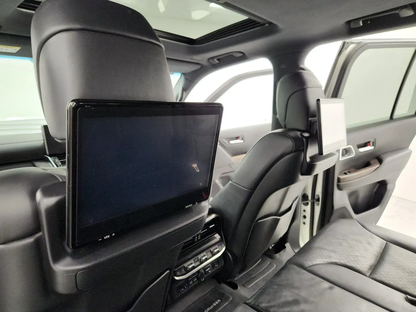 2022 Toyota Landcruiser Gallery Image 27