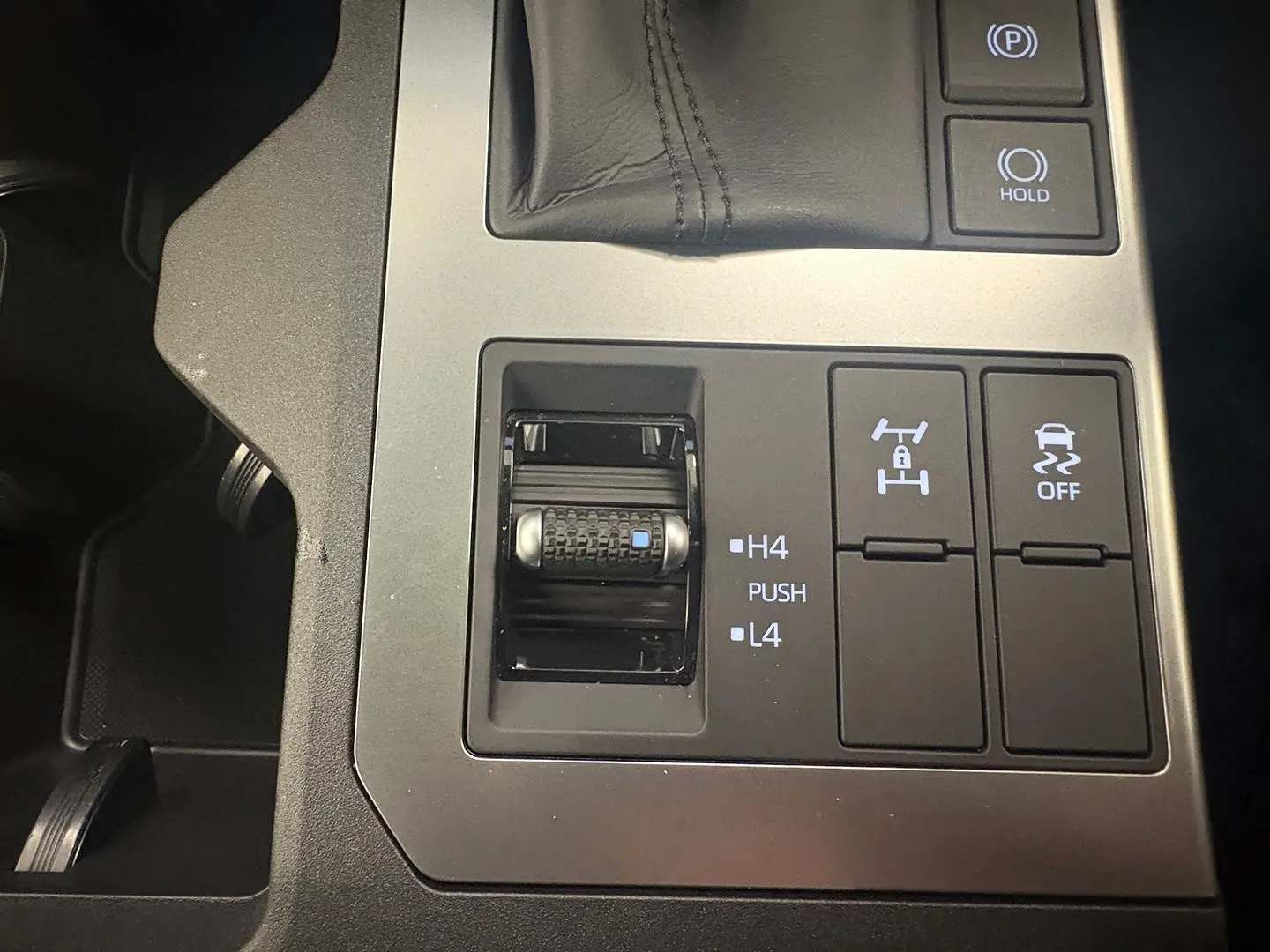 2025 Toyota Landcruiser Prado Gallery Image 29