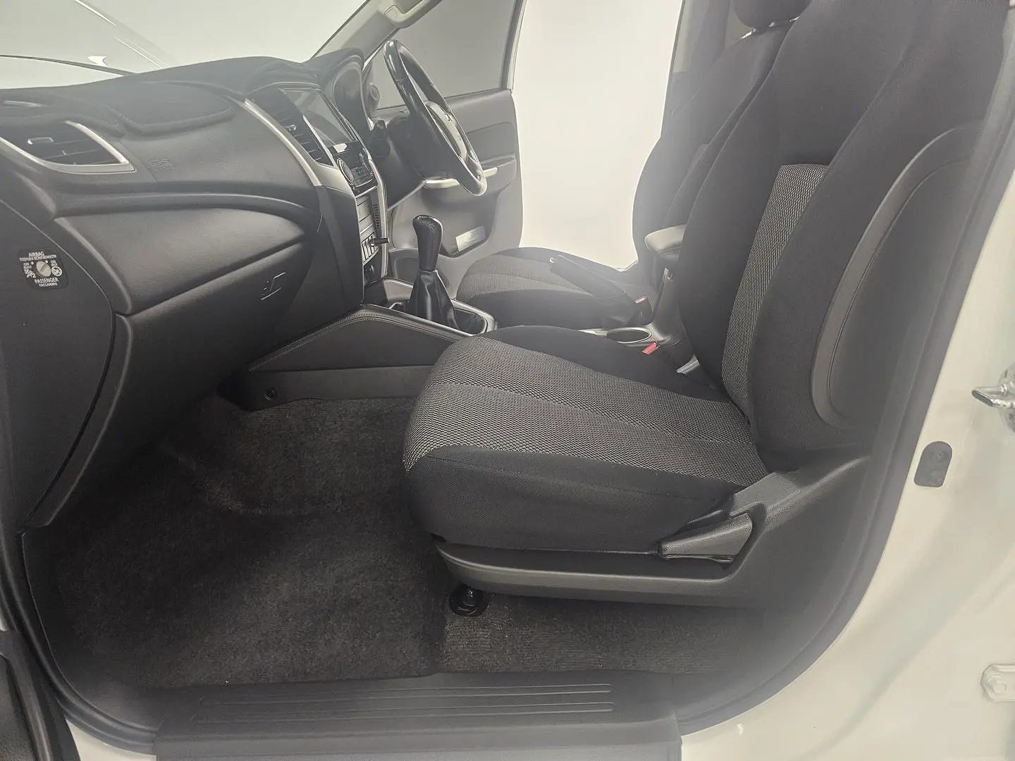 2019 Mitsubishi Triton Gallery Image 12