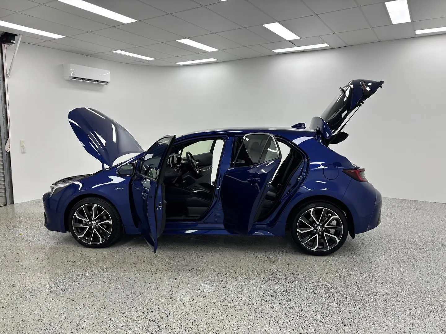 2025 Toyota Corolla Gallery Image 13