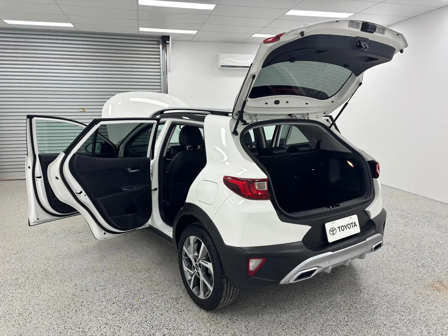 2022 Kia Stonic Gallery Image 12