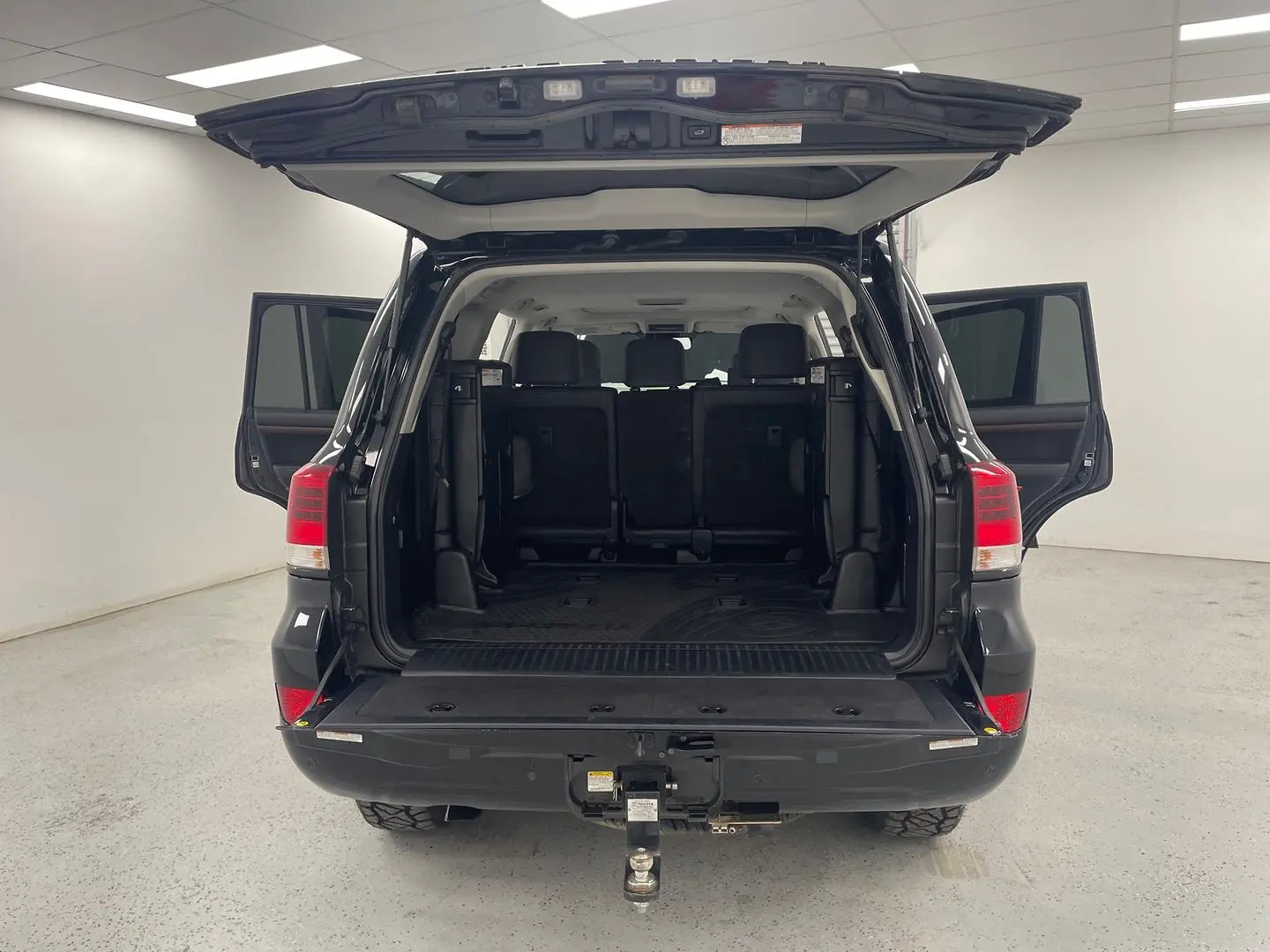 2021 Toyota Landcruiser Gallery Image 11
