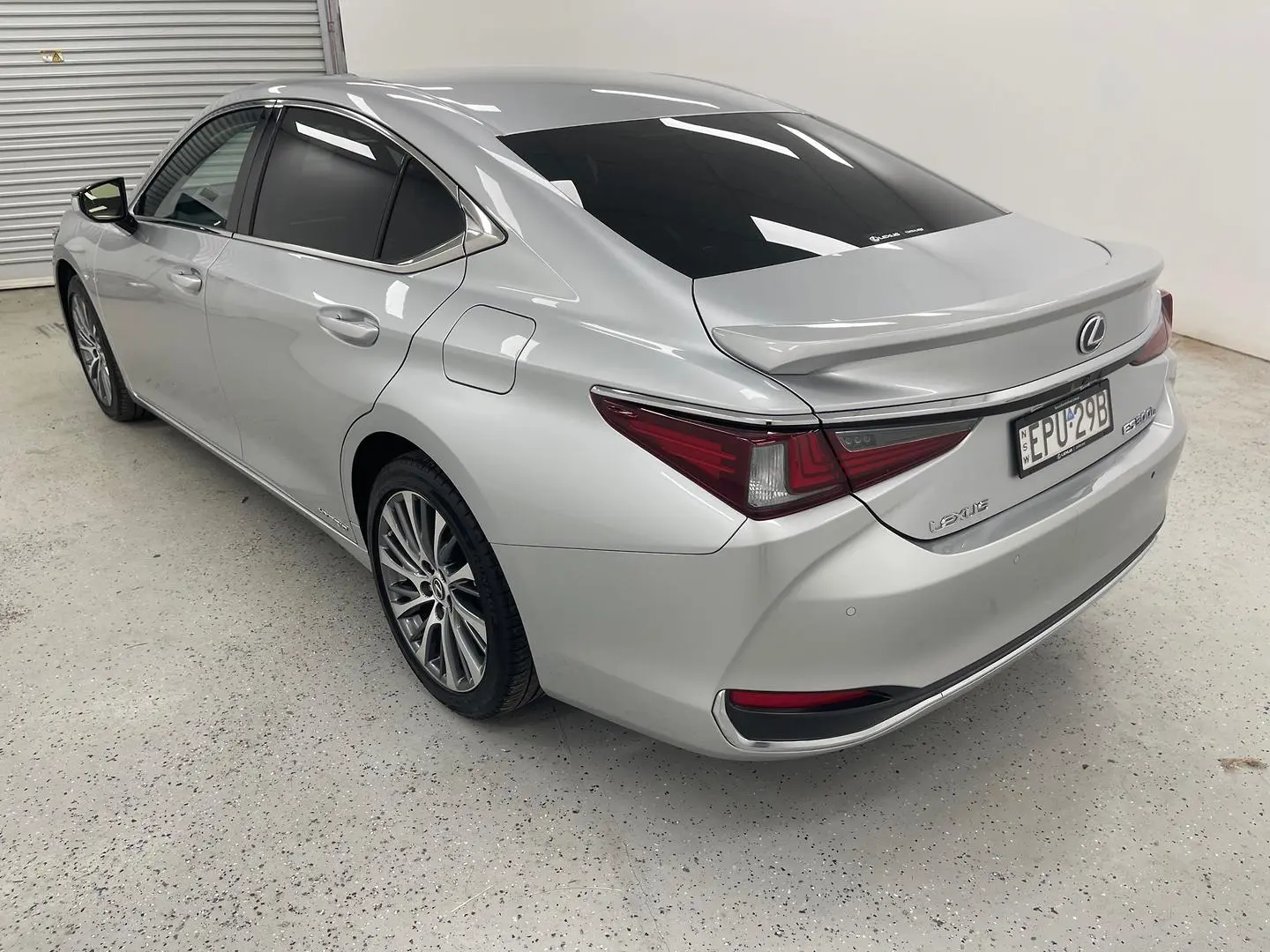 2021 Lexus ES Gallery Image 4
