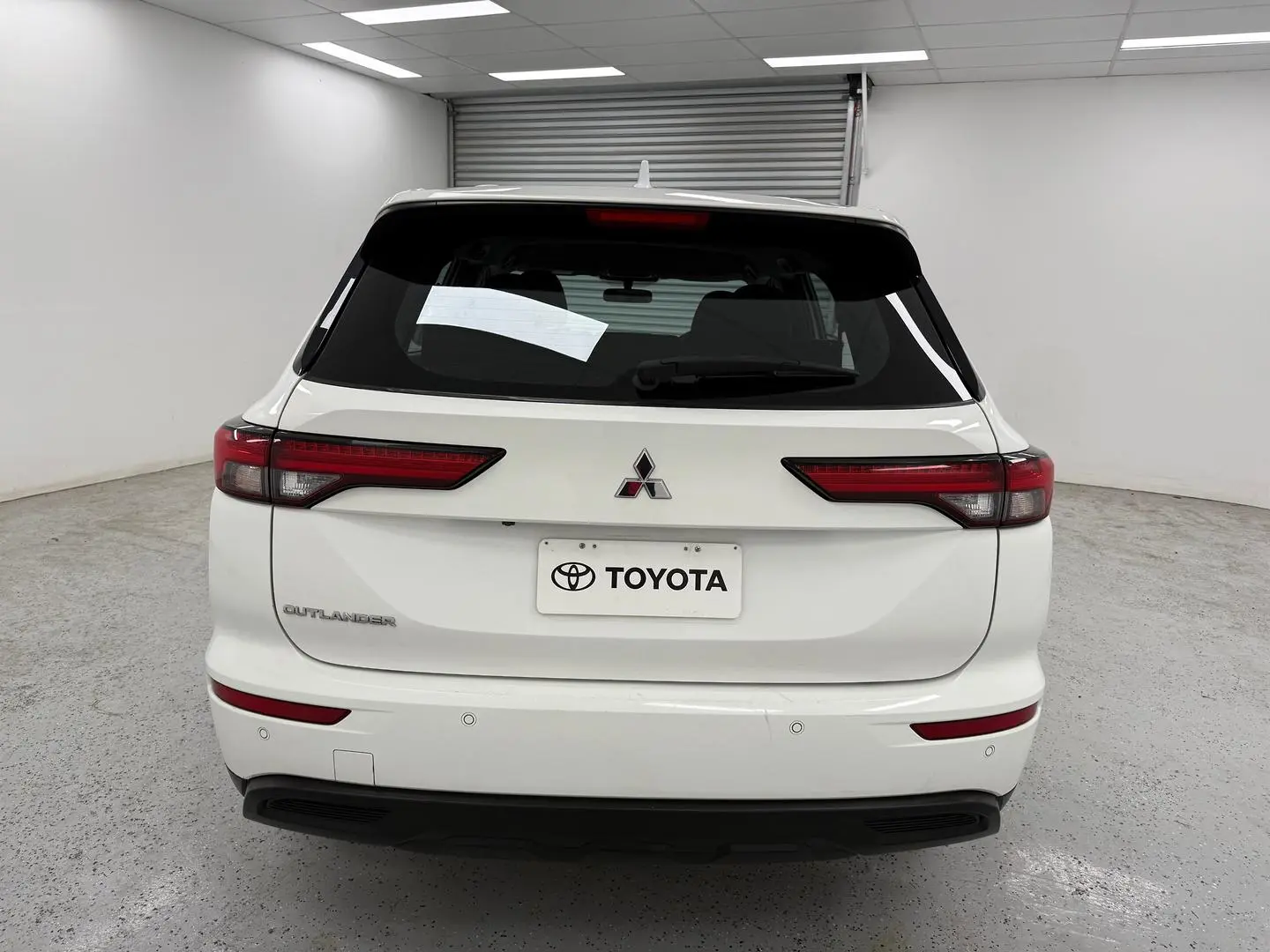 2022 Mitsubishi Outlander Gallery Image 4