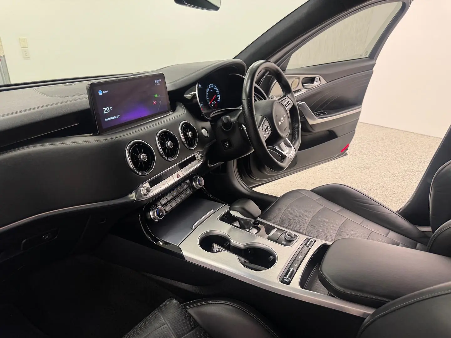 2022 Kia Stinger Gallery Image 32