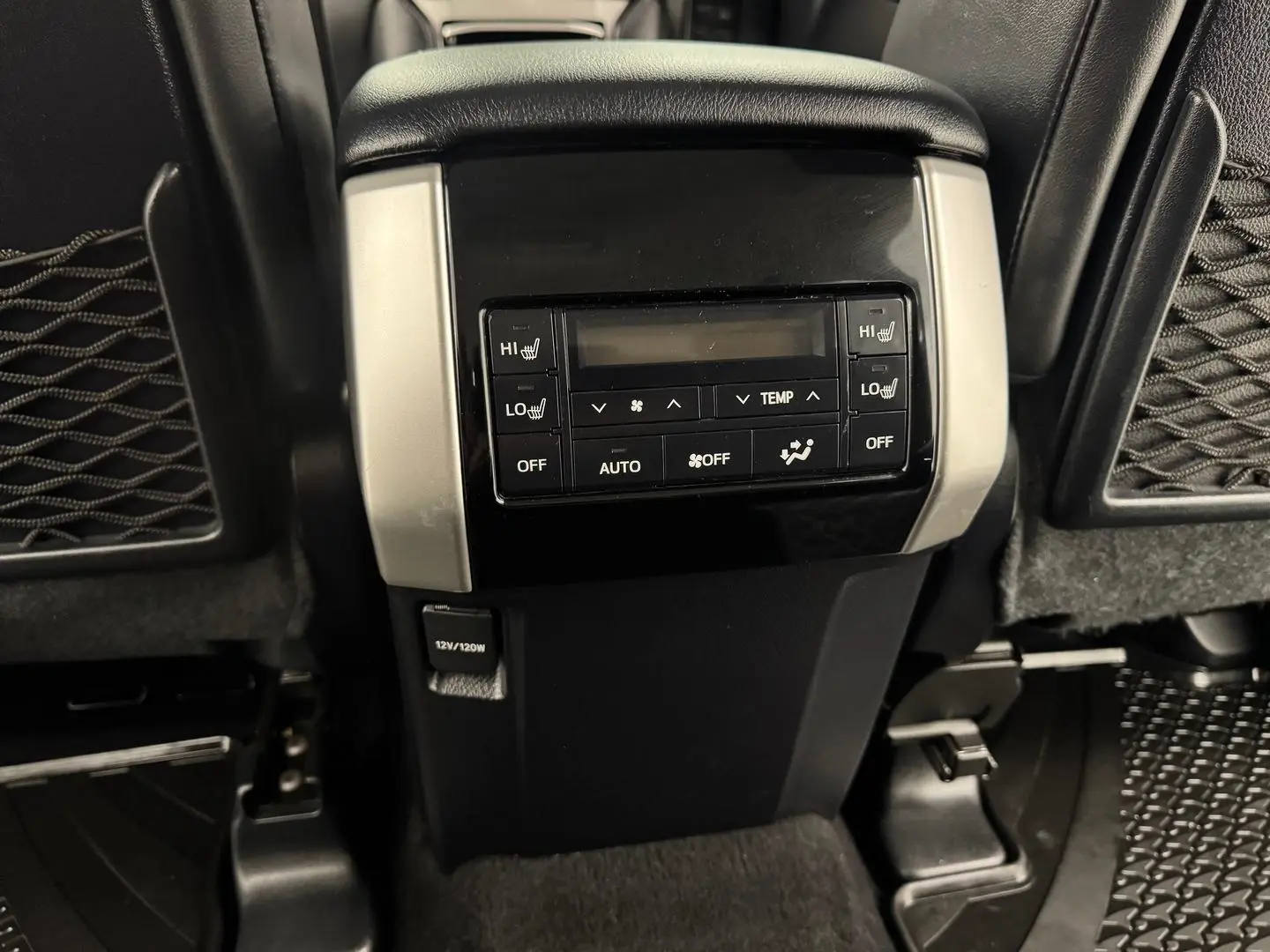 2023 Toyota Landcruiser Prado Gallery Image 31