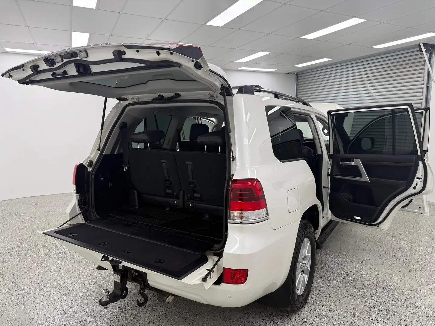 2019 Toyota Landcruiser Gallery Image 17