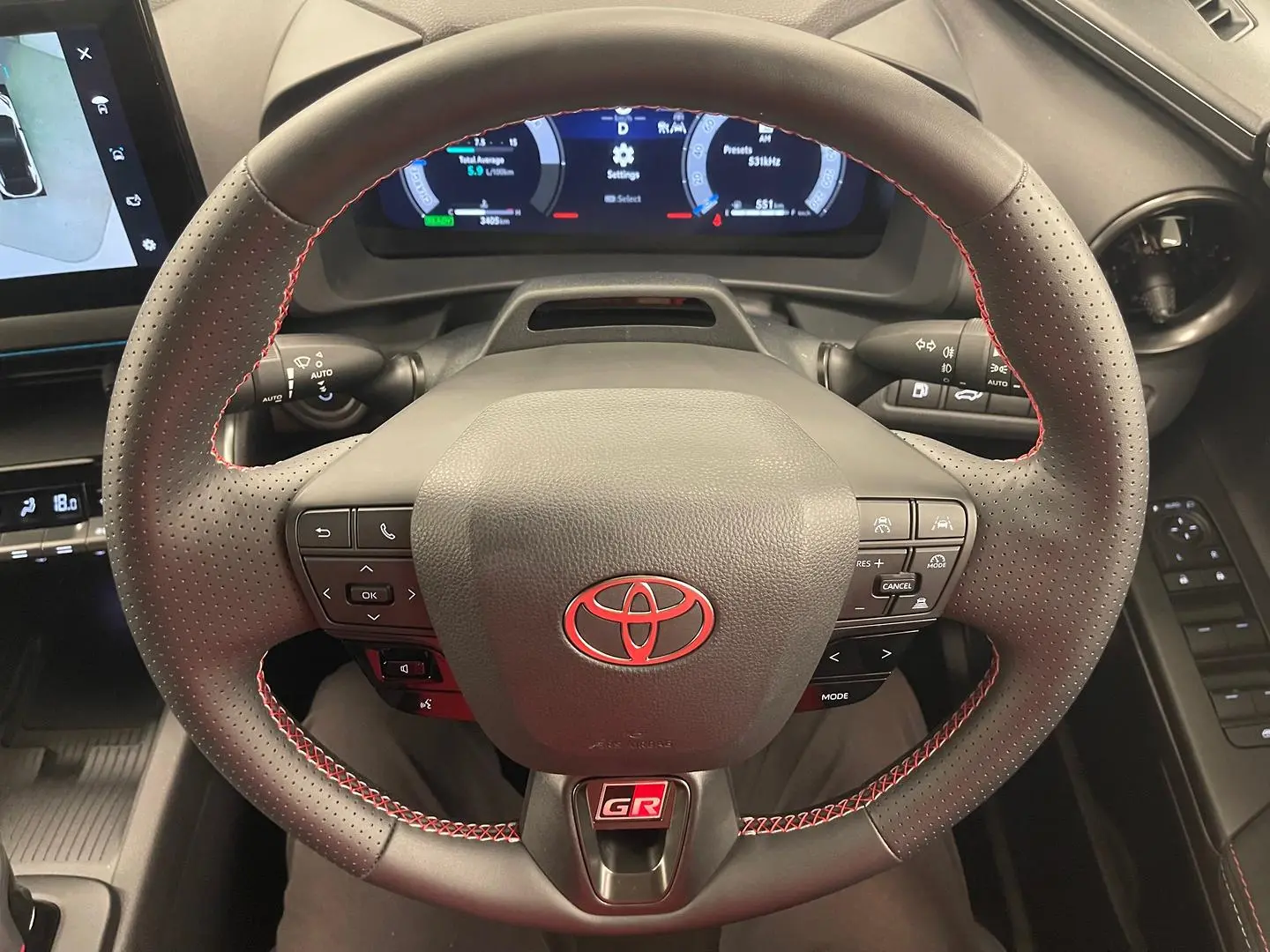 2025 Toyota C-HR Gallery Image 35