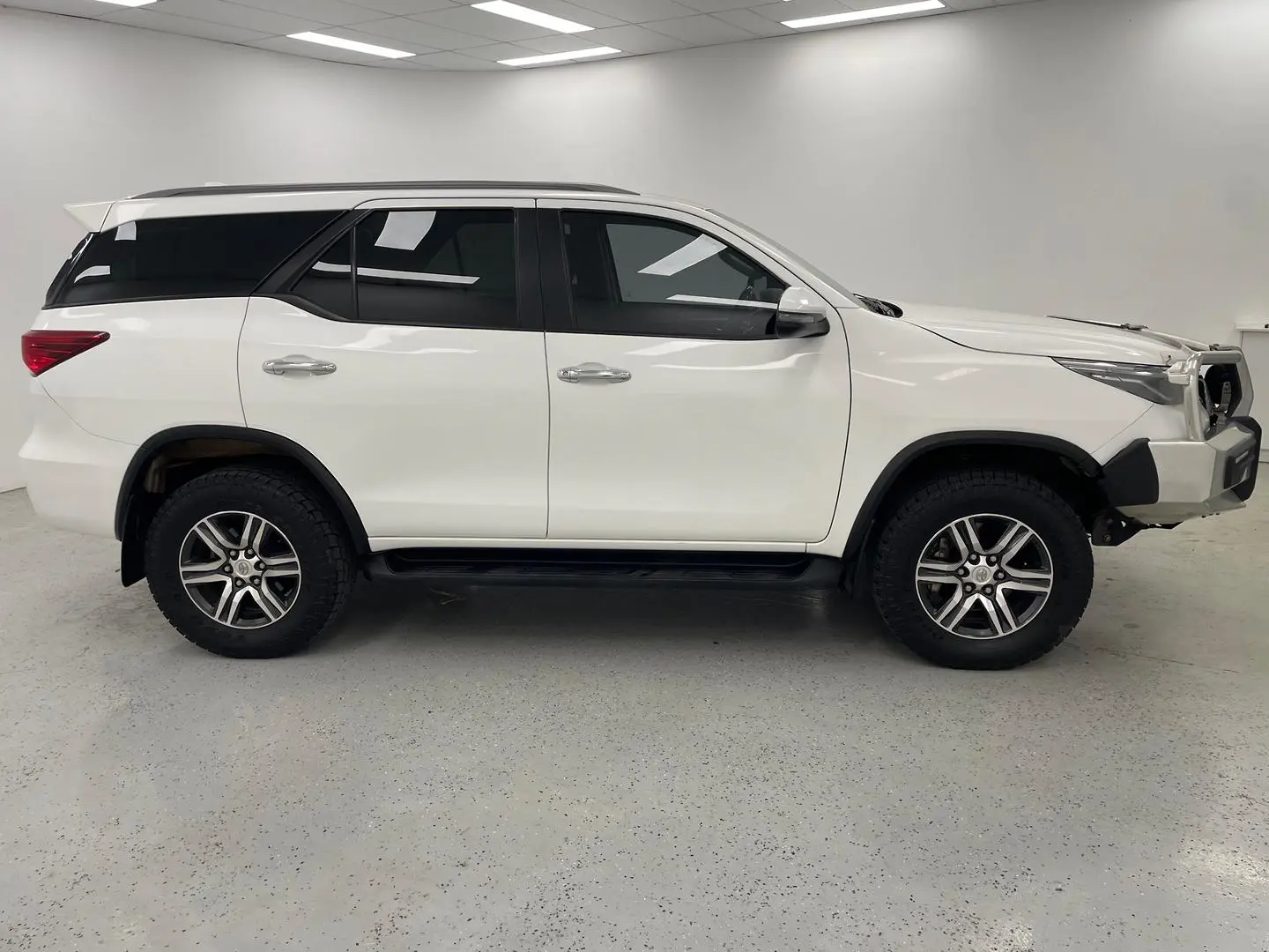 2021 Toyota Fortuner Gallery Image 2