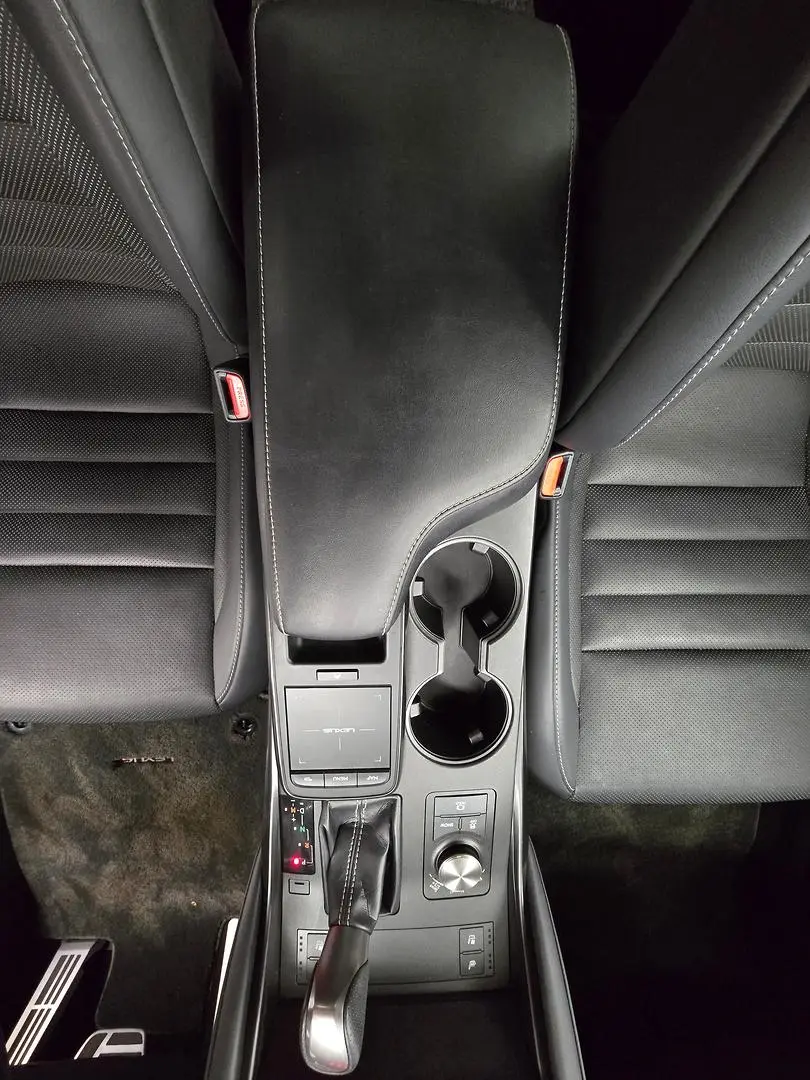 2021 Lexus IS Gallery Image 18
