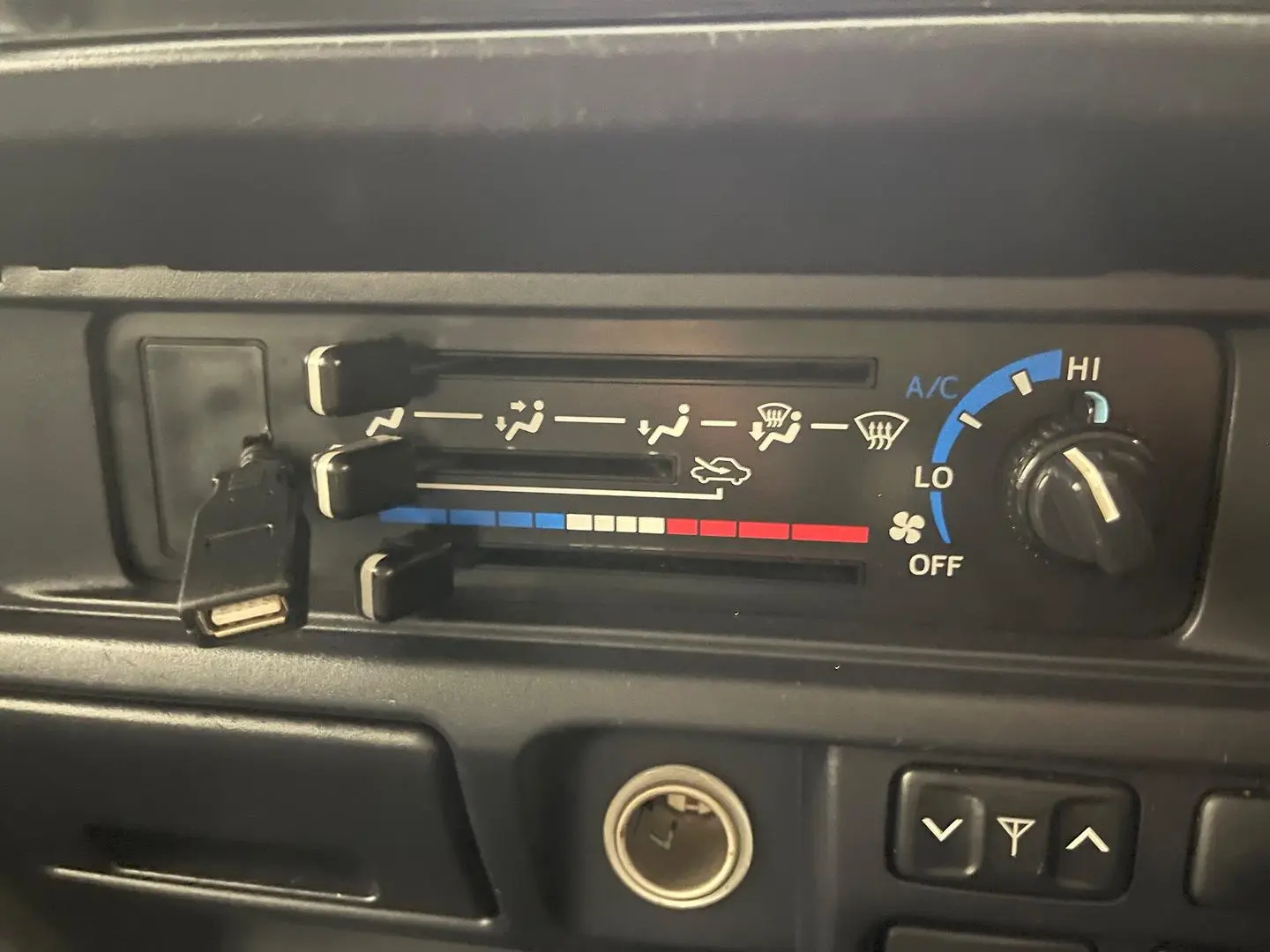 2020 Toyota Landcruiser Gallery Image 28