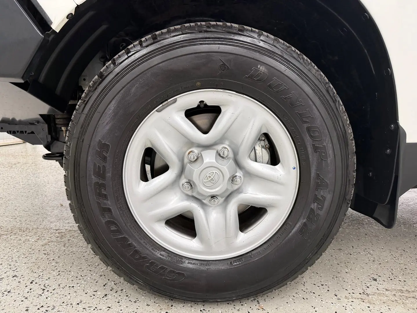 2020 Toyota Landcruiser Gallery Image 9