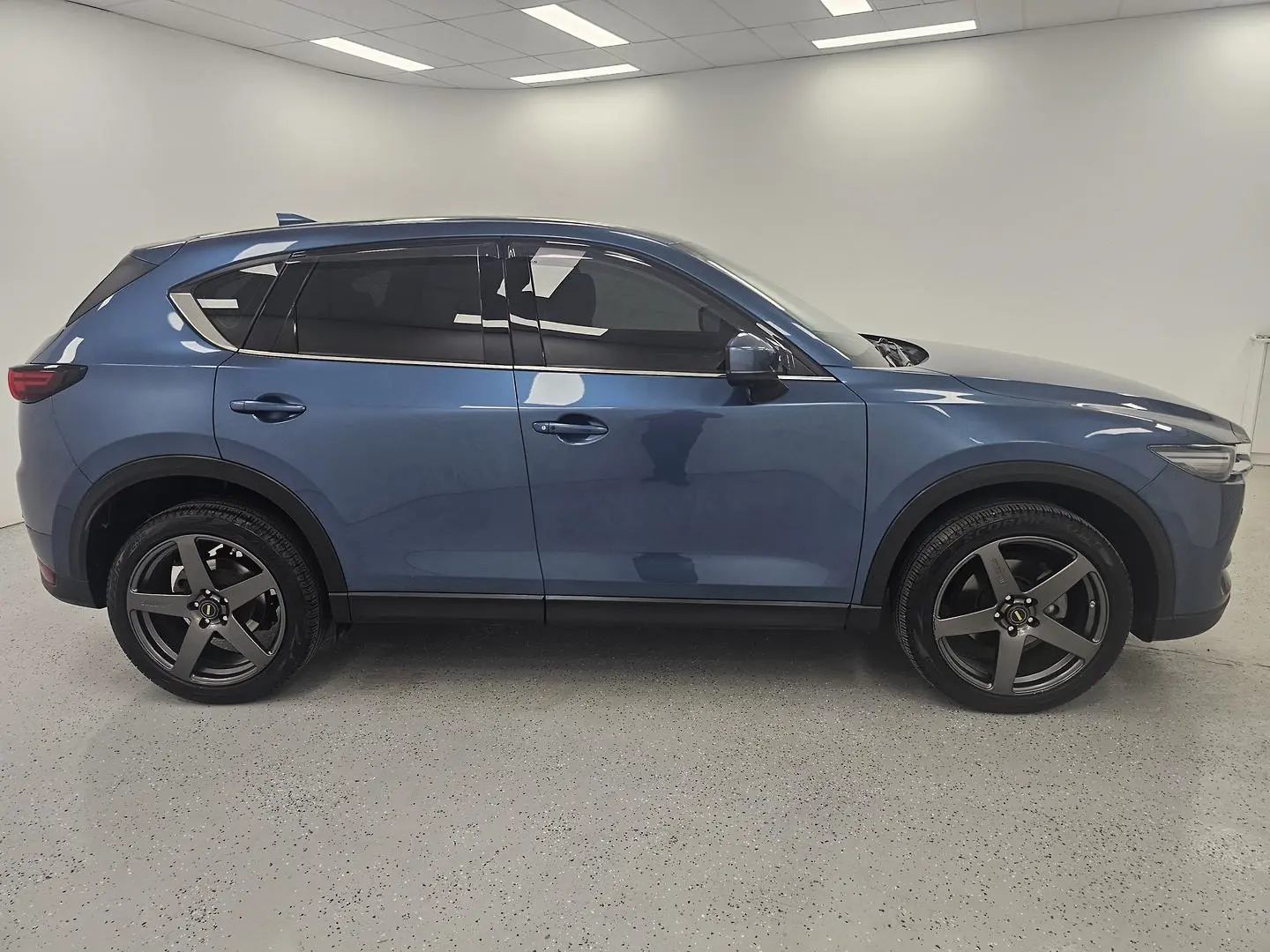 2019 Mazda CX-5 Gallery Image 2