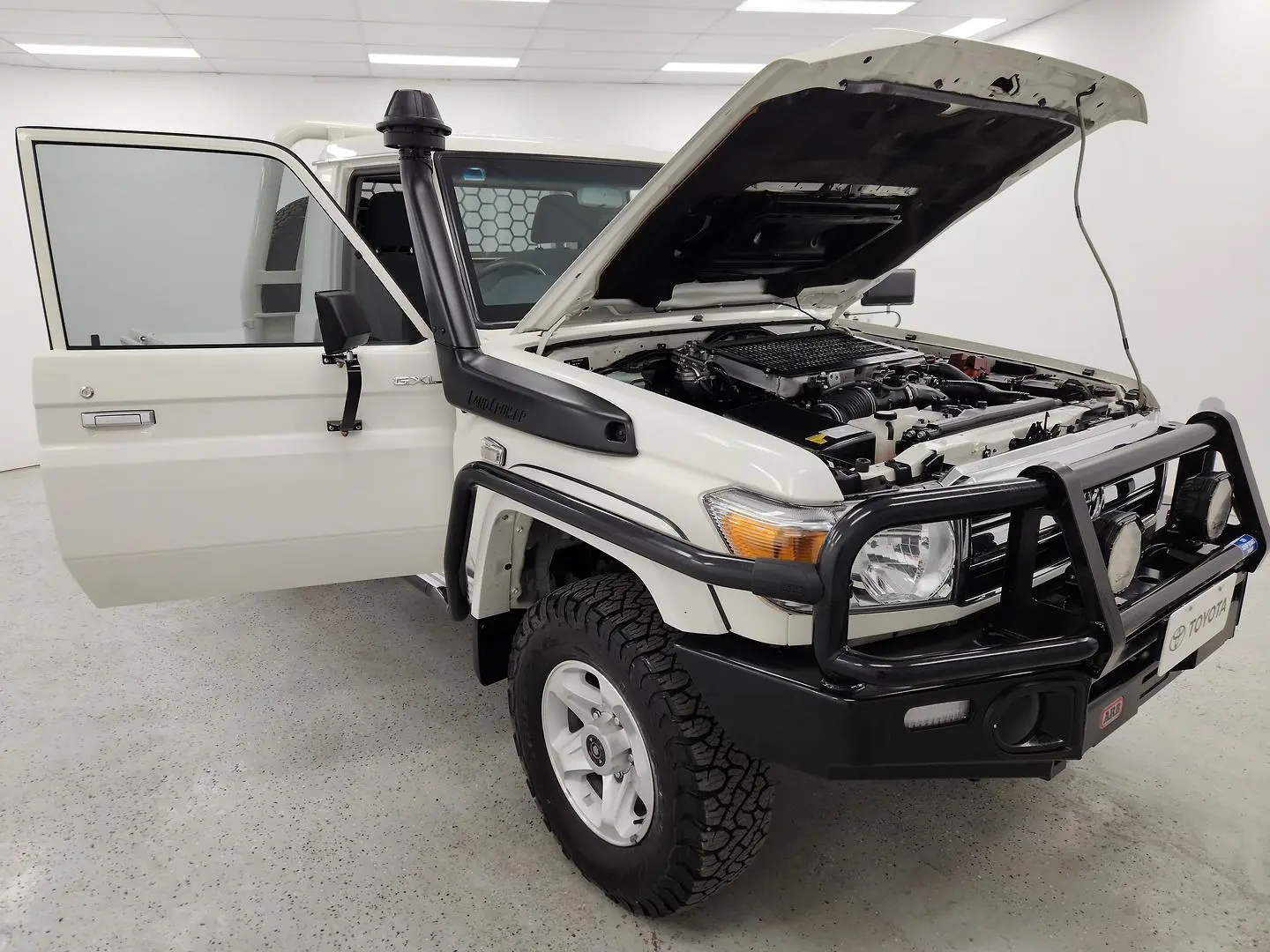 2022 Toyota Landcruiser Gallery Image 8