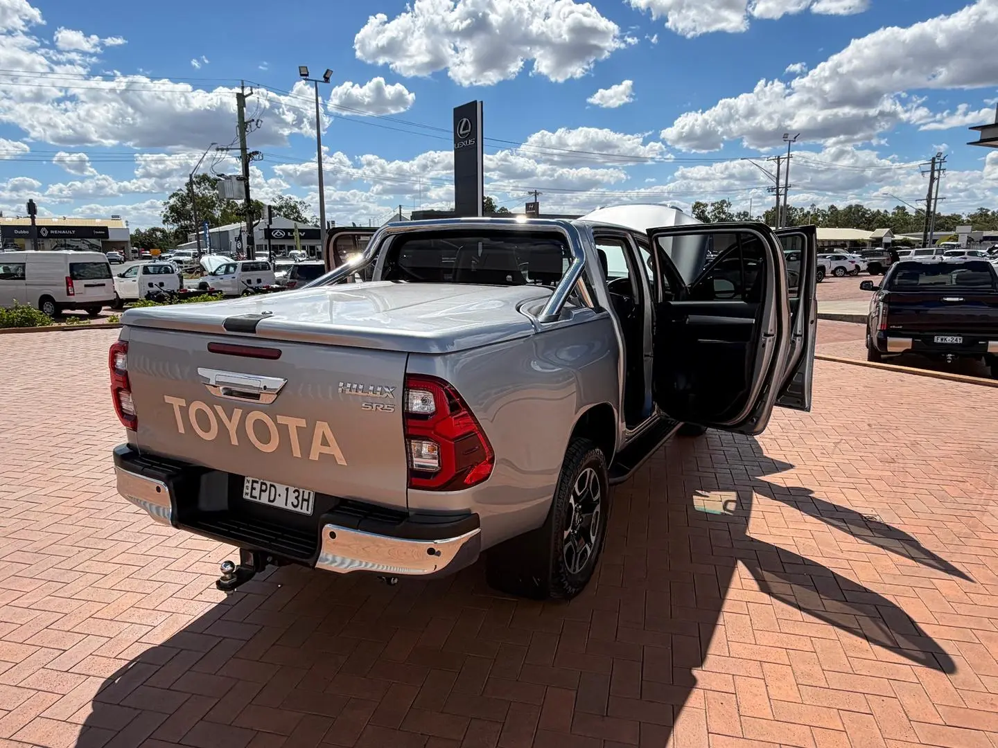 2021 Toyota Hilux Gallery Image 9
