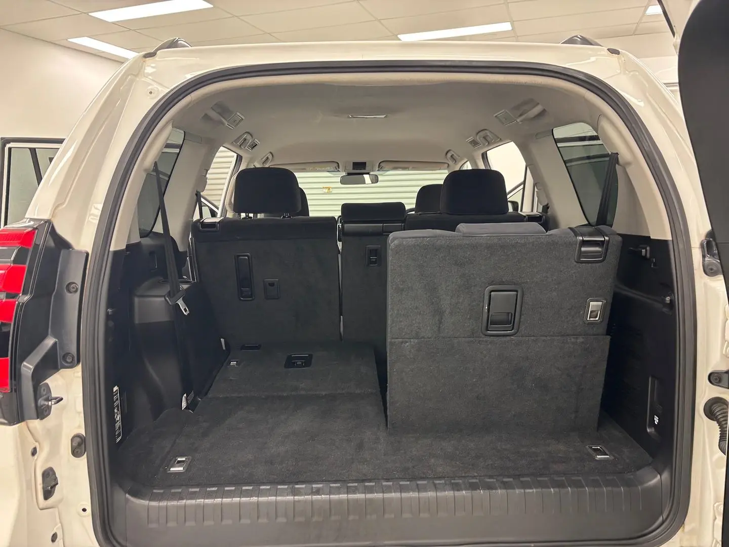 2018 Toyota Landcruiser Prado Gallery Image 20