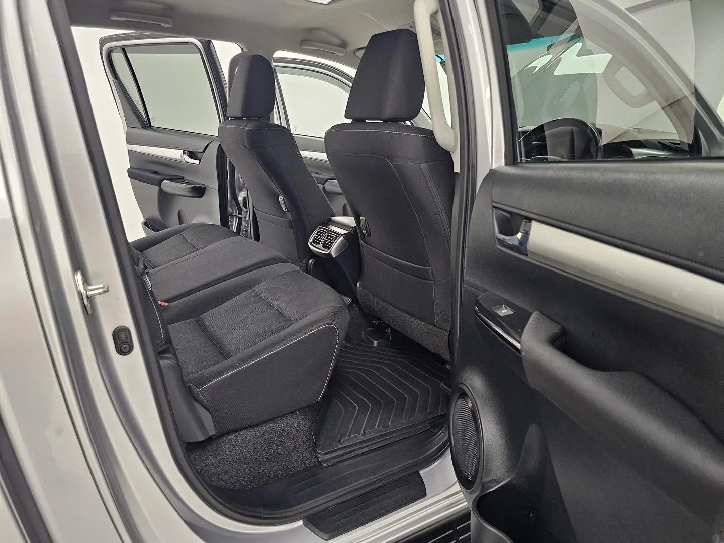 2023 Toyota Hilux Gallery Image 20
