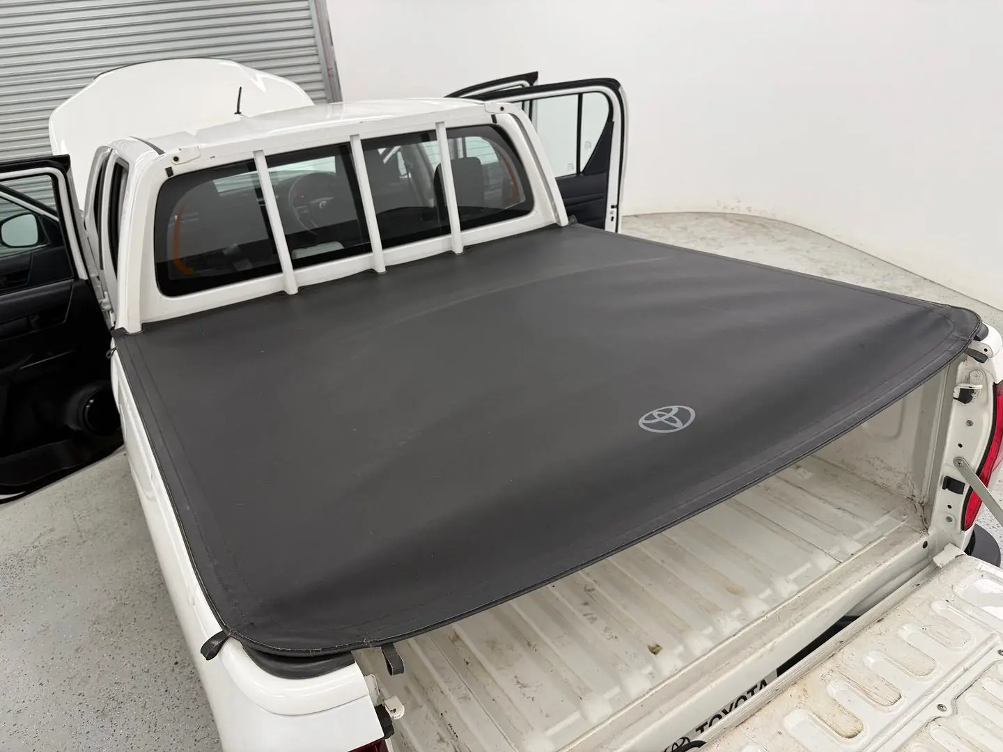 2017 Toyota Hilux Gallery Image 15