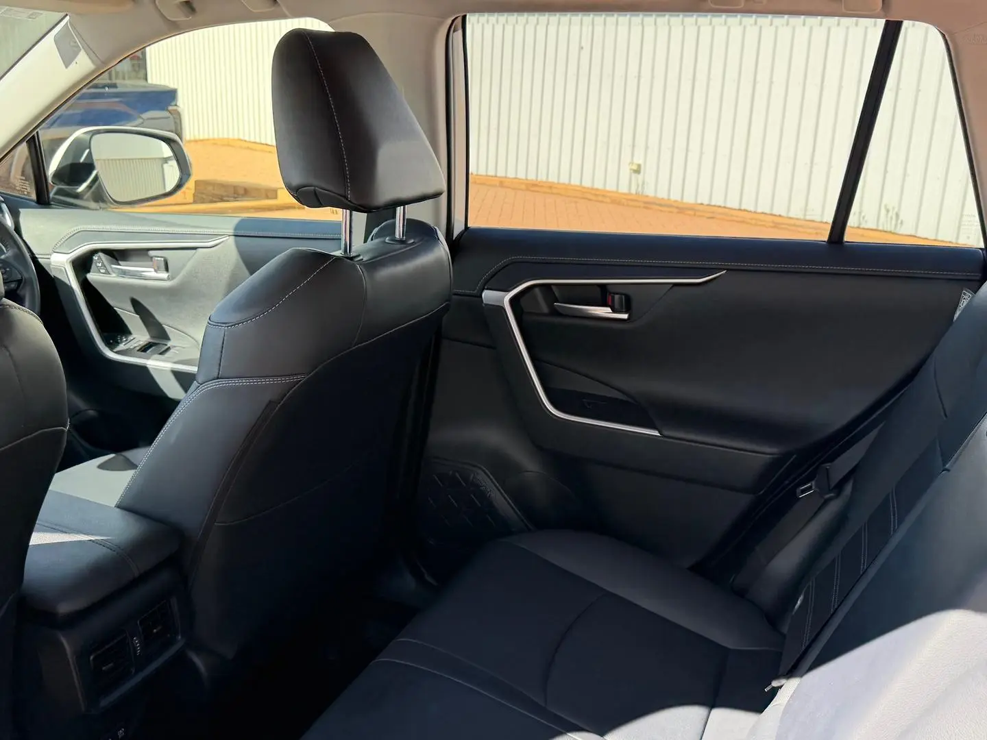 2020 Toyota RAV4 Gallery Image 26