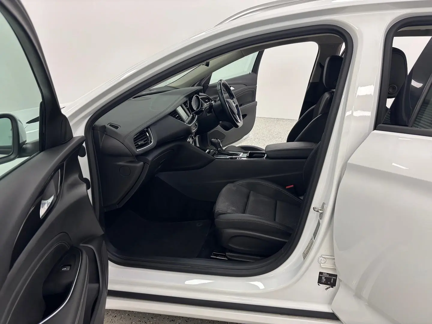 2018 Holden Commodore Gallery Image 18