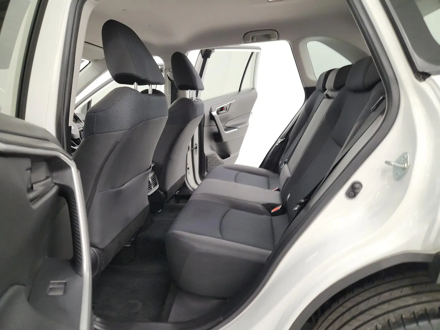 2020 Toyota RAV4 Gallery Image 19