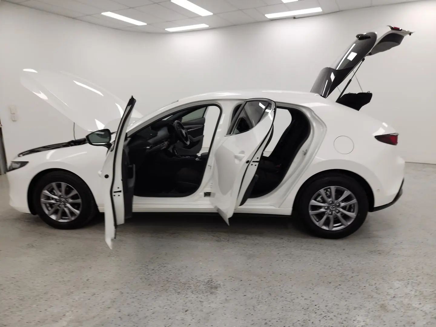2020 Mazda 3 Gallery Image 13