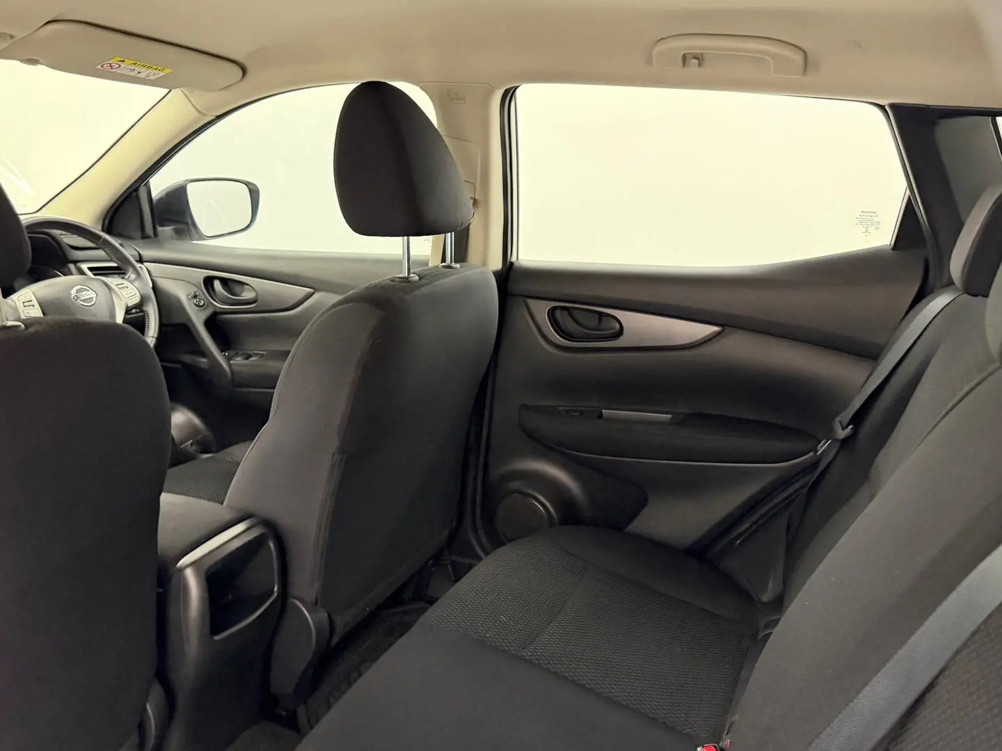 2017 Nissan QASHQAI Gallery Image 24