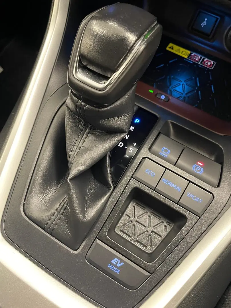 2022 Toyota RAV4 Gallery Image 30