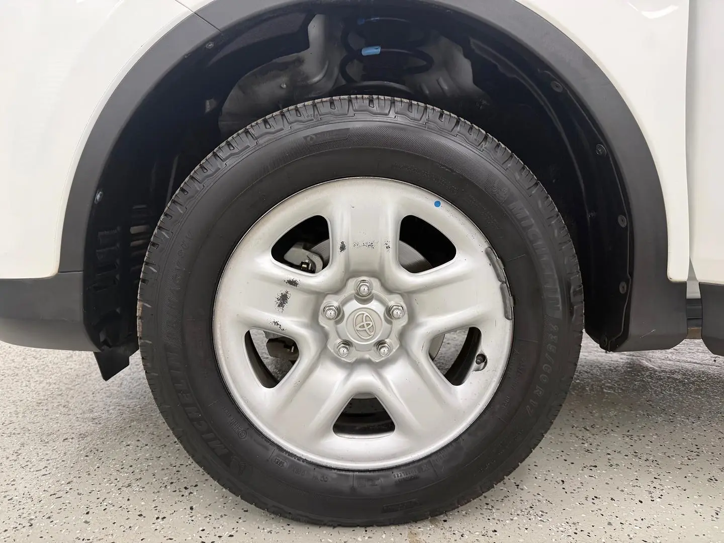 2014 Toyota RAV4 Gallery Image 9