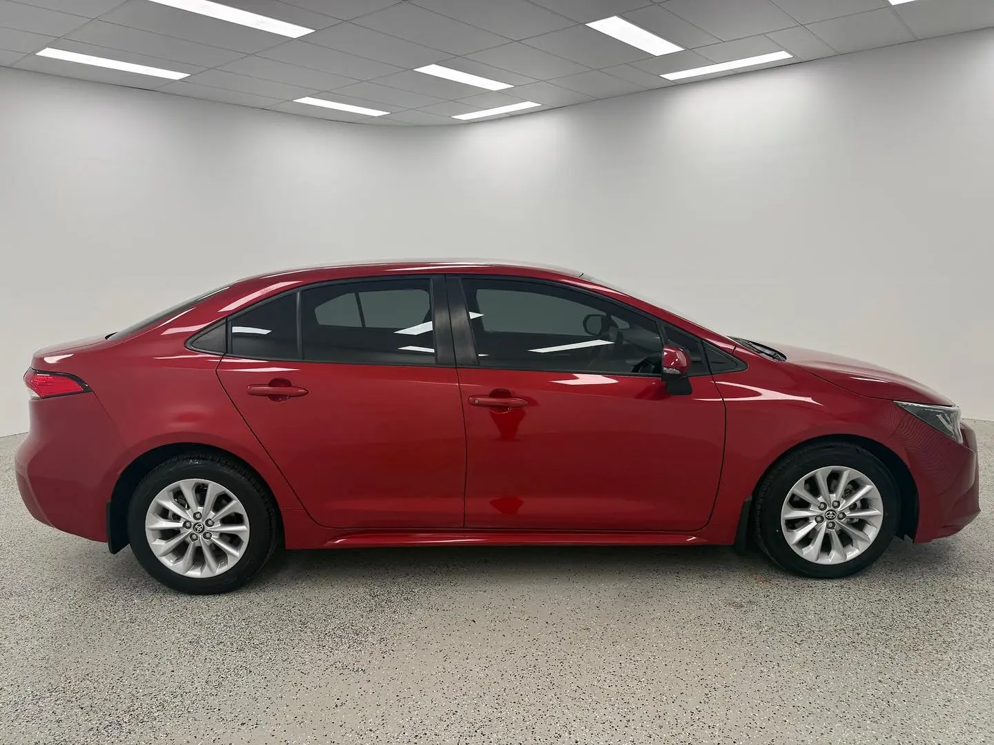 2020 Toyota Corolla Gallery Image 2