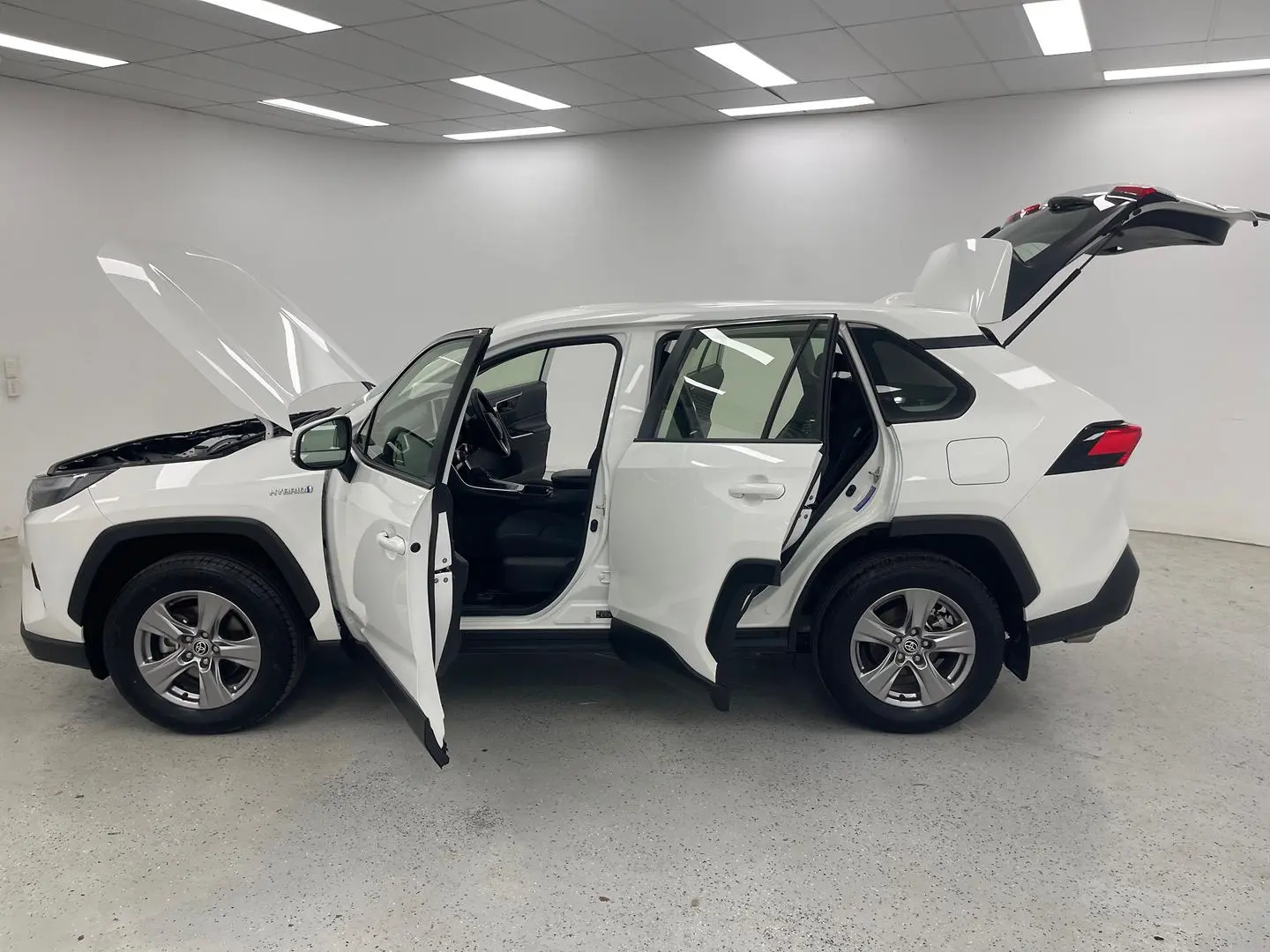 2024 Toyota RAV4 Gallery Image 12