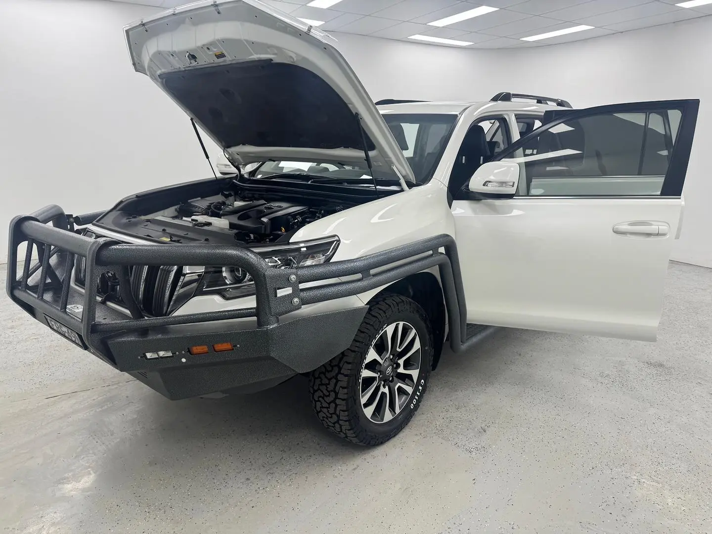 2023 Toyota Landcruiser Prado Gallery Image 12